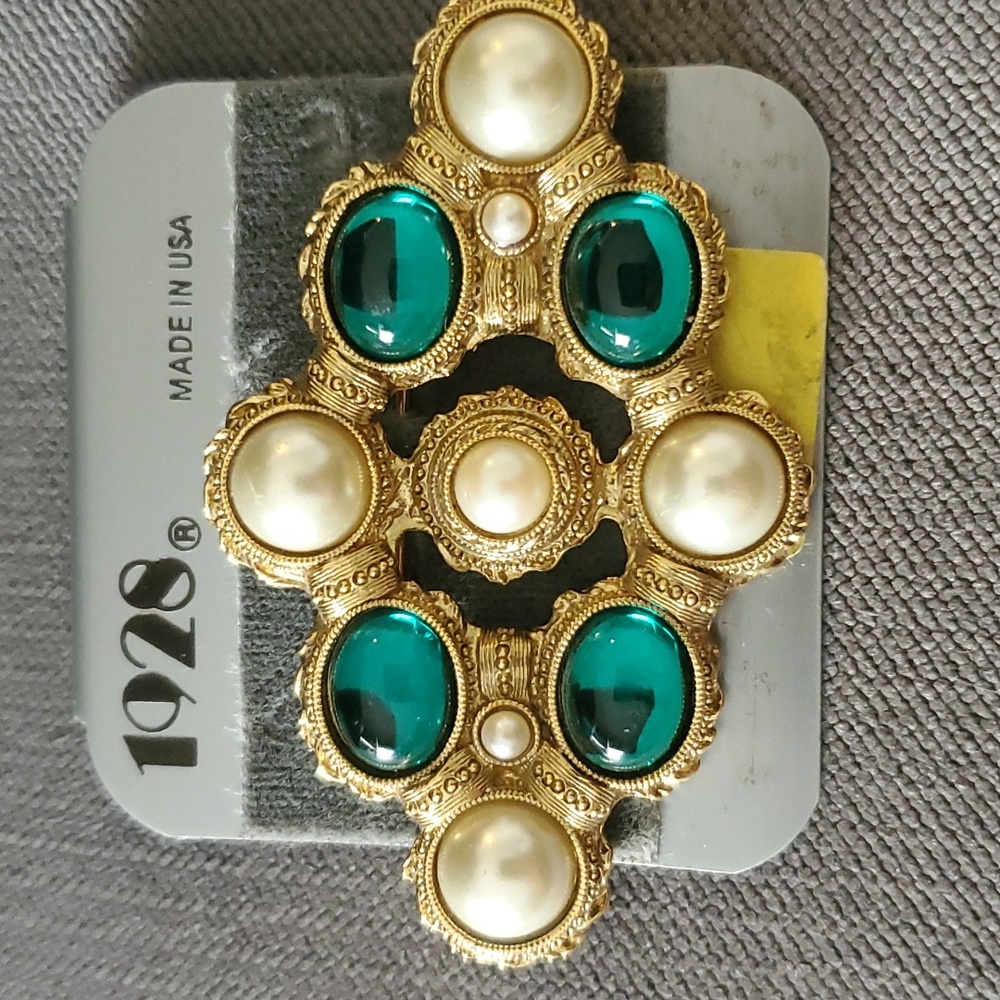 1928 Brooch